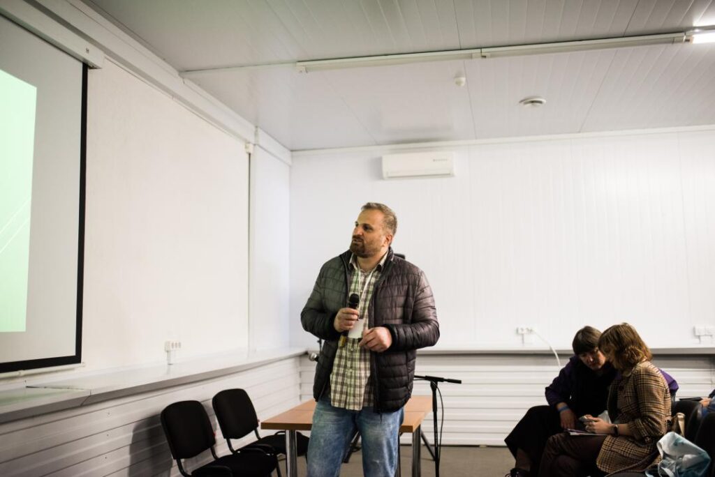 vrach-sohaib-salati-na-vystavke-mirzoo-1024x684 В Минске прошла выставка МирЗоо, на которой выступили врачи Ветцентра